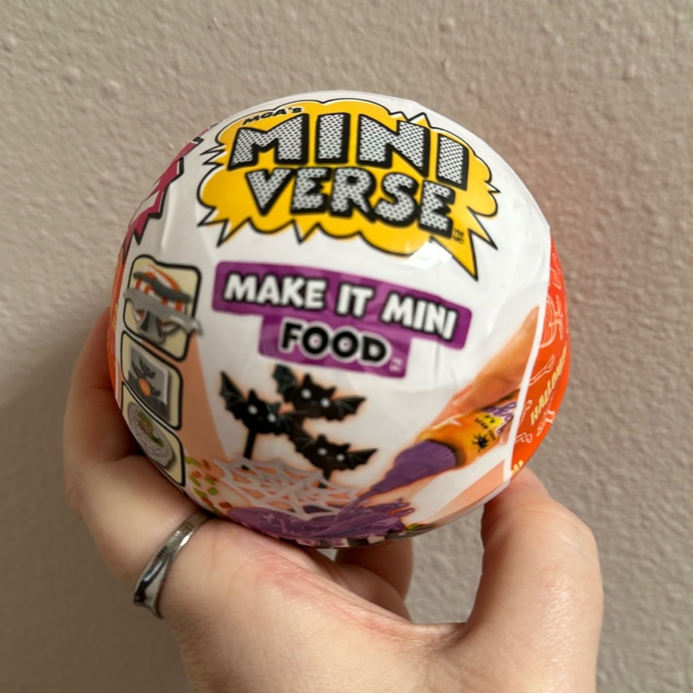 Brand New Miniverse Make it Mini Halloween Worms and Dirt Cups